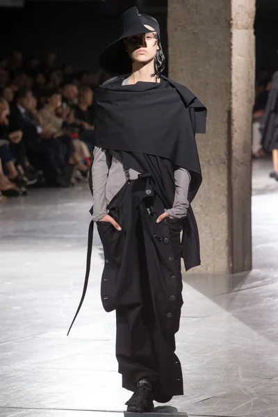 Look 11